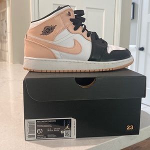 Nike Air Jordan 1 Mid